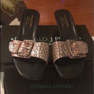 Donald Pliner slip on shoes